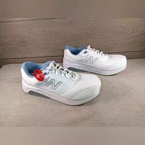 New Balance Women’s Walking Size 9.5 2E (XWide) White Blue WW928WB2 New w/ Box.